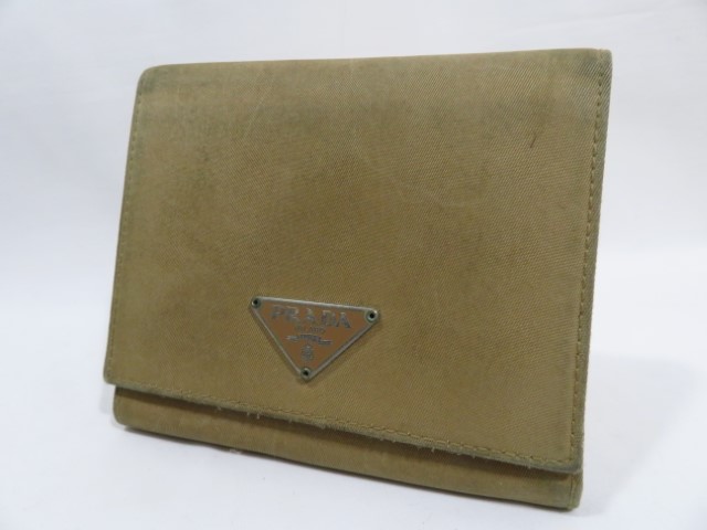 プラダ　財布