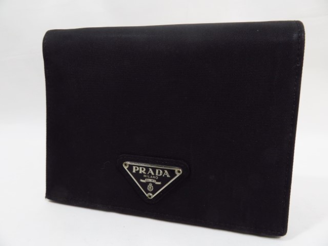 プラダ　財布