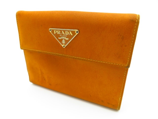 プラダ　財布