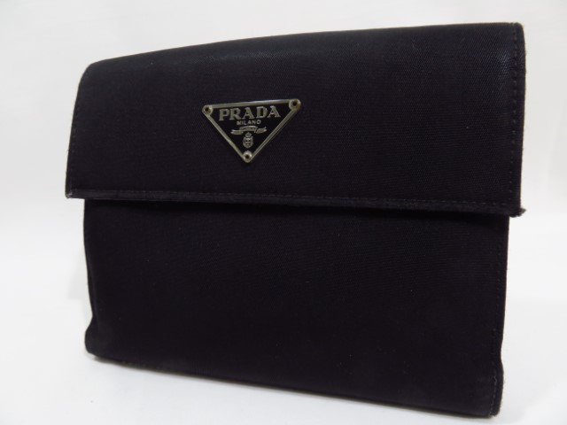 プラダ　財布