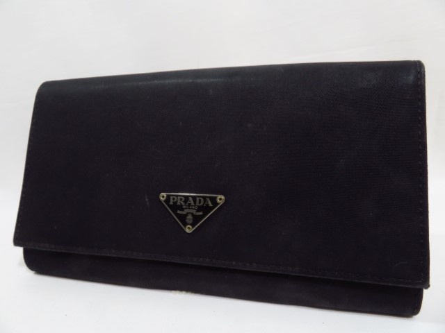 プラダ　財布