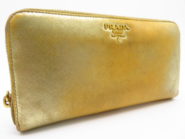 プラダ　財布