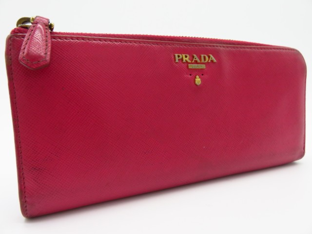 プラダ　財布