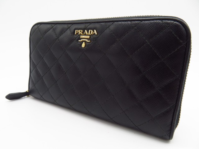 ラウンドファスナー長財布